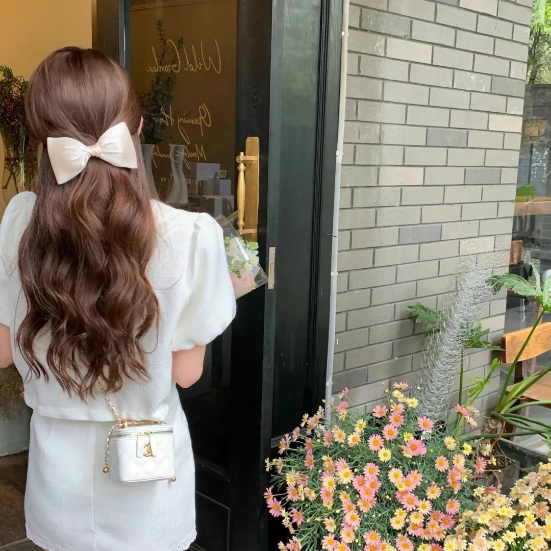 康妮与她的同伴